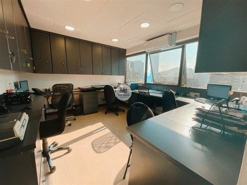 Imagen 3 de 26 de Oficina En Venta En Providencia A Pasos De Metro Tobalaba