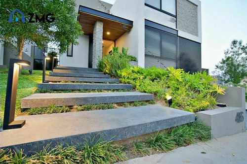 Espectacular Casa En Zona Andares