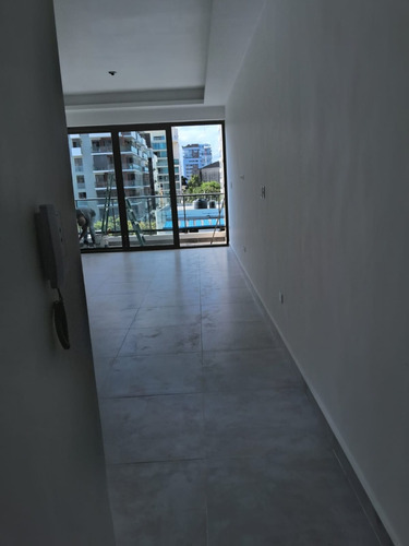 En Alquiler Apartamento Moderno En Evaristo Morales