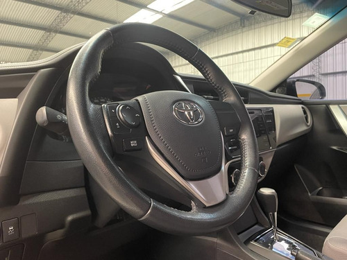 Imagen 12 de 13 de Toyota Corolla 2017 1.8 Xli Cvt 140cv
