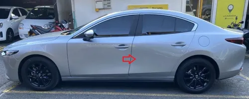 Puerta Trasera Izquierda Mazda 3 2020 -2025 (Usado)