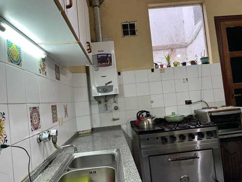 Venta 6 Amb. Con Patio A Refaccionar En Balvanera