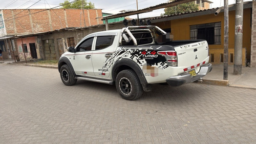 Mitsubishi L200 Año 2019 Petrolera 4x4turbo Kilometraje 71