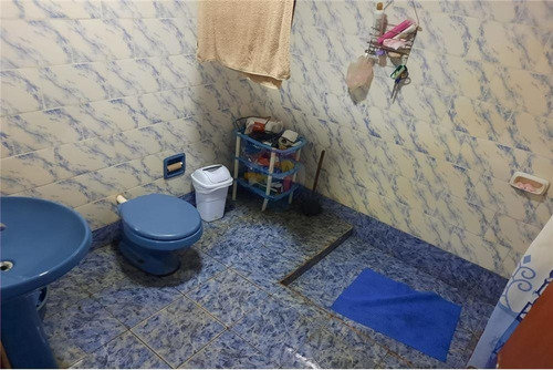 Vendo Casa En Obligado Centro, A Pasos De La Municipalidad: 3 Habitaciones Y 1 Baño.