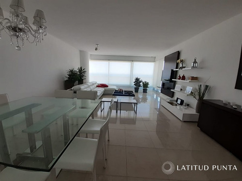 Imagen 4 de 20 de Oportunidad En Le Parc, Piso Alto, 2 Suites Más Dependencia