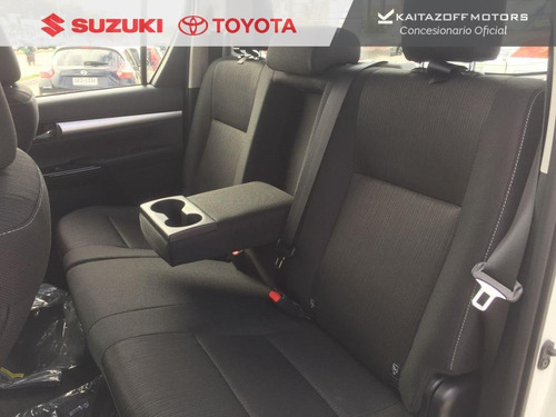 Imagen 13 de 15 de Toyota Hilux Srv 4x2 2022 0km