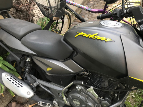 Pulsar Neón 150 Gris Con Amarillo.