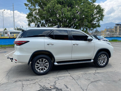 Imagen 11 de 25 de Toyota Fortuner Srv 2021