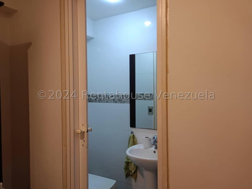 Townhouse En Alquiler, Urb. Lomas De La Trinidad