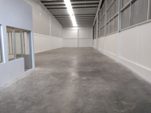 Bodega Con Excelente Ubicación, Uso De Suelo Industrial, Entrada Para Tráiler
