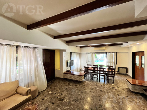 Venta Casa Con Parque Y Piscina- Parque Leloir