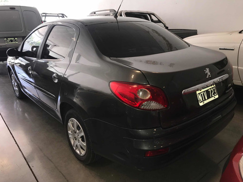 Imagen 3 de 6 de Peugeot 207 2014 1.4 Sedan Active 75cv