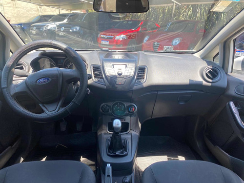 Imagen 5 de 6 de Ford Fiesta Kinetic Desing 1.6 S 120cv