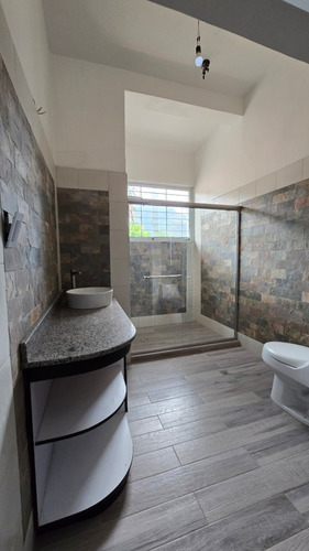 Casa En Venta En Urb El Castaño 04js