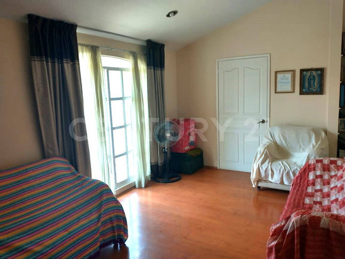Casa En Venta De 4 Recamaras Y Amplio Jardin Cerca De Camino Real A Cholula.