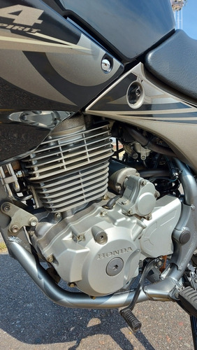 Imagen 19 de 25 de Honda Falcon 400 Nx4 (2011)