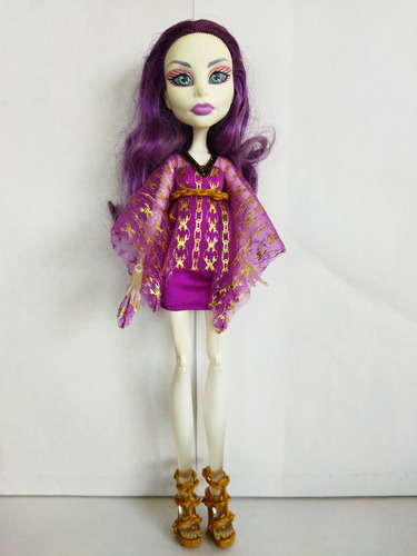 Monster High Spectra Vondergeist 13 Deseos Vestido Morado 