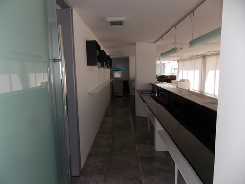 Ideal Para Inversores, A Una Cuadra Del Mar Y Media Del Conrad- Ref: 13409