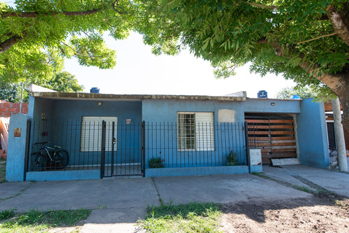 Casa Amplia Dos Dormitorios Con Garaje En Murphy  