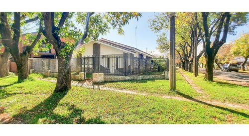 Imagen 3 de 22 de Casa Céntrica En Funes
