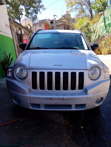Jeep Compass Base 5vel 4x2 Mt