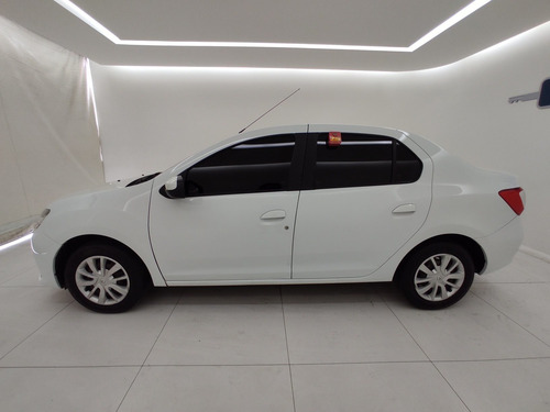 Imagem 3 de 19 de Renault Logan Expression 1.0 16v (flex)