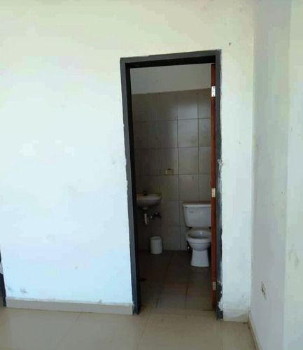 Imagen 8 de 8 de Se Venden 2 Locales Comerciales La Isabelica 04141426682