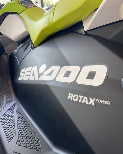 Sea Doo/ Spark 90hp 2023 Com Carretinha