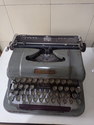 Maquina De Escribir Manual Underwood P/repuesto O Reparar (Usado)