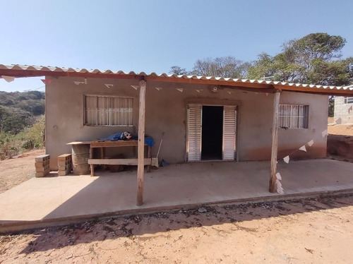 Imagem 1 de 30 de Ótima Chácara, Faltando Acabamento, Com 4 Dormitórios, Córrego, Bem Localizada, À Venda, 2000 M² Por R$ 280.000 - Rural - Socorro/sp - Ch1039