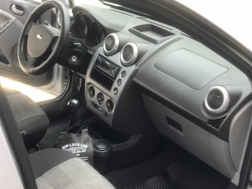 Imagem 12 de 12 de Ford Fiesta Sedan 2008 1.6 First Flex 4p