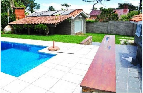Imagen 2 de 10 de Id 1106 - Mansa, Casa Compacta, Impecable, Piscina, Barbacoa. Temporada