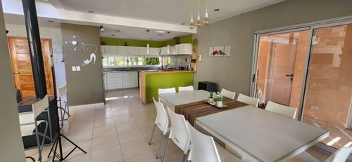Casa 4 Ambientes En Barrio Malibu, Canning