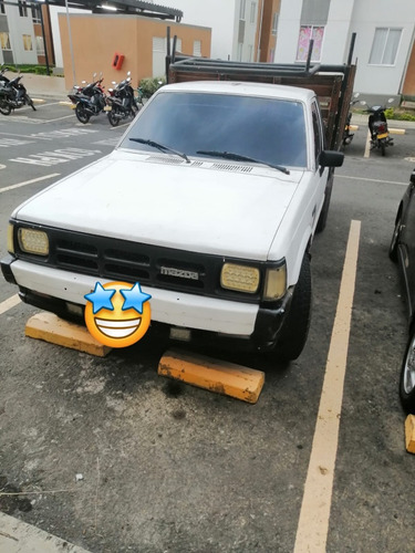 Mazda B2000 2.0 B2000