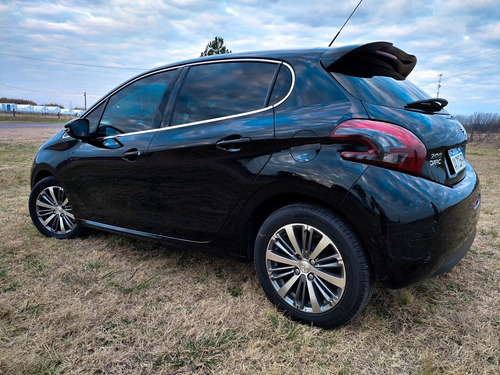 Imagen 3 de 8 de Peugeot 208 2016 1.6 Feline Pack Cuir