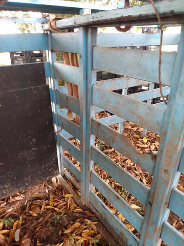 Gaiola Boiadeira De Roxim, Boa De Ferragens E Madeiramento