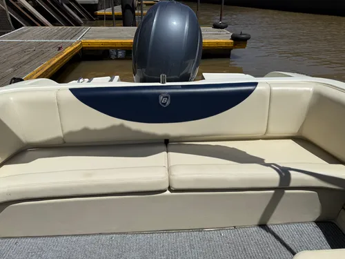 Lancha Open Bermuda Twenty Con Motor Yamaha 200 Hp 2018