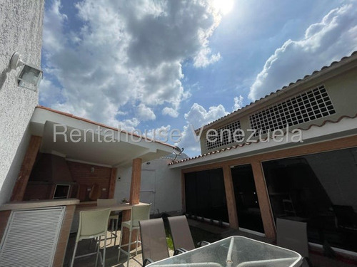 En Alquiler Casa En Urb El Castaño #25-14338 Rm