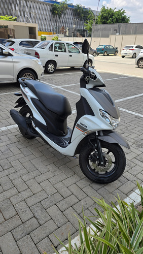 Yamaha Fluo 125 2024 Branca Com Pequenas Avarias.