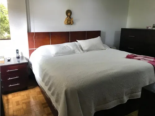 Amplio Apartamento Poblado Castropol Parte Baja