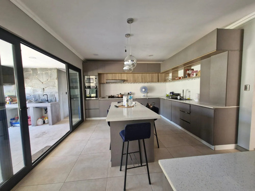 Grace Kelm Vende/parcela Con Bella Casa(4 Dorm 3 Baños)ampli