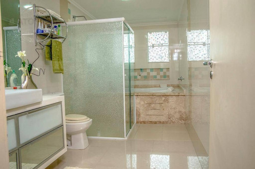 Sobrado Com 2 Dormitórios À Venda, 226 M² Por R$ 880.000,00 - Ariribá - Balneário Camboriú/sc - So0013