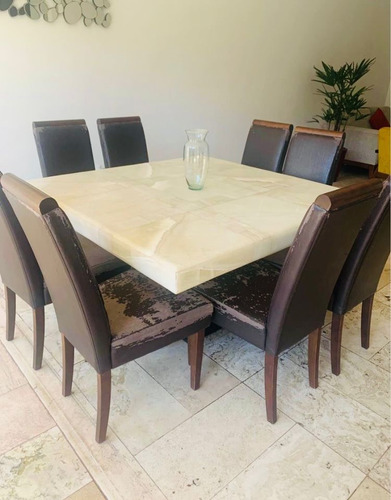 Remato Comedor Usado De Ónix Sillas Sin Tapizar Beige Liso (Usado)