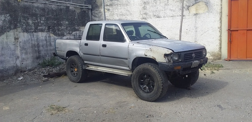 Imagen 1 de 2 de Toyota Hilux 97 4x4 Repuesto Y Parte Operativa