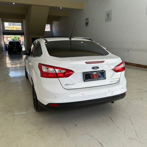Ford Focus 2.0 TITANIUM PLUS SEDAN 16V FLEX 4P POWERSHIFT
