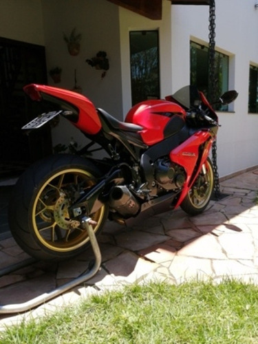 Honda Cbr 1000 Rr Fireblade Única