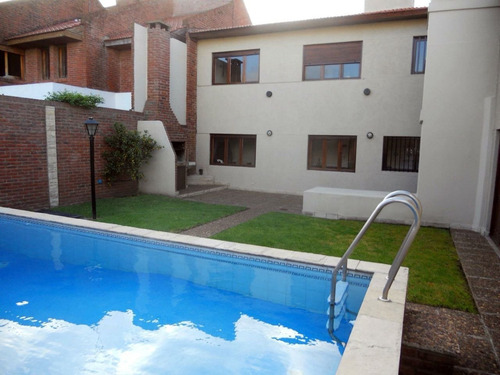 Imagen 1 de 23 de Urquiza Al 4300. Hermoso Chalet Con Piscina Y Posibilidad De Galpón. 800531