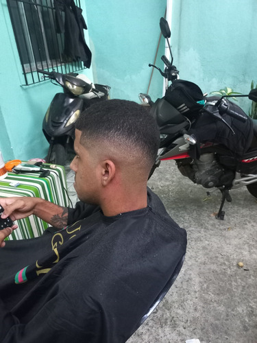 Corte De Cabelo A Domicílio.