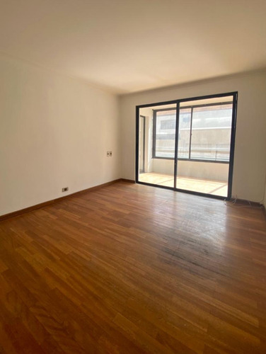 Vendo Amplio Dpto.ubicación Privilegiada, Isidora Goyenechea