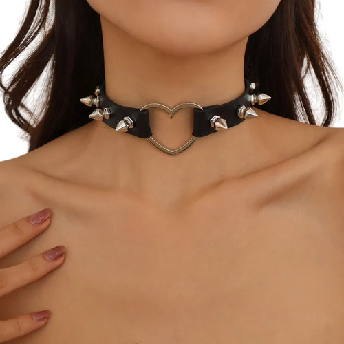 Choker Gargantilla Collar Cuero Corazon Puas Spike Aesthetic